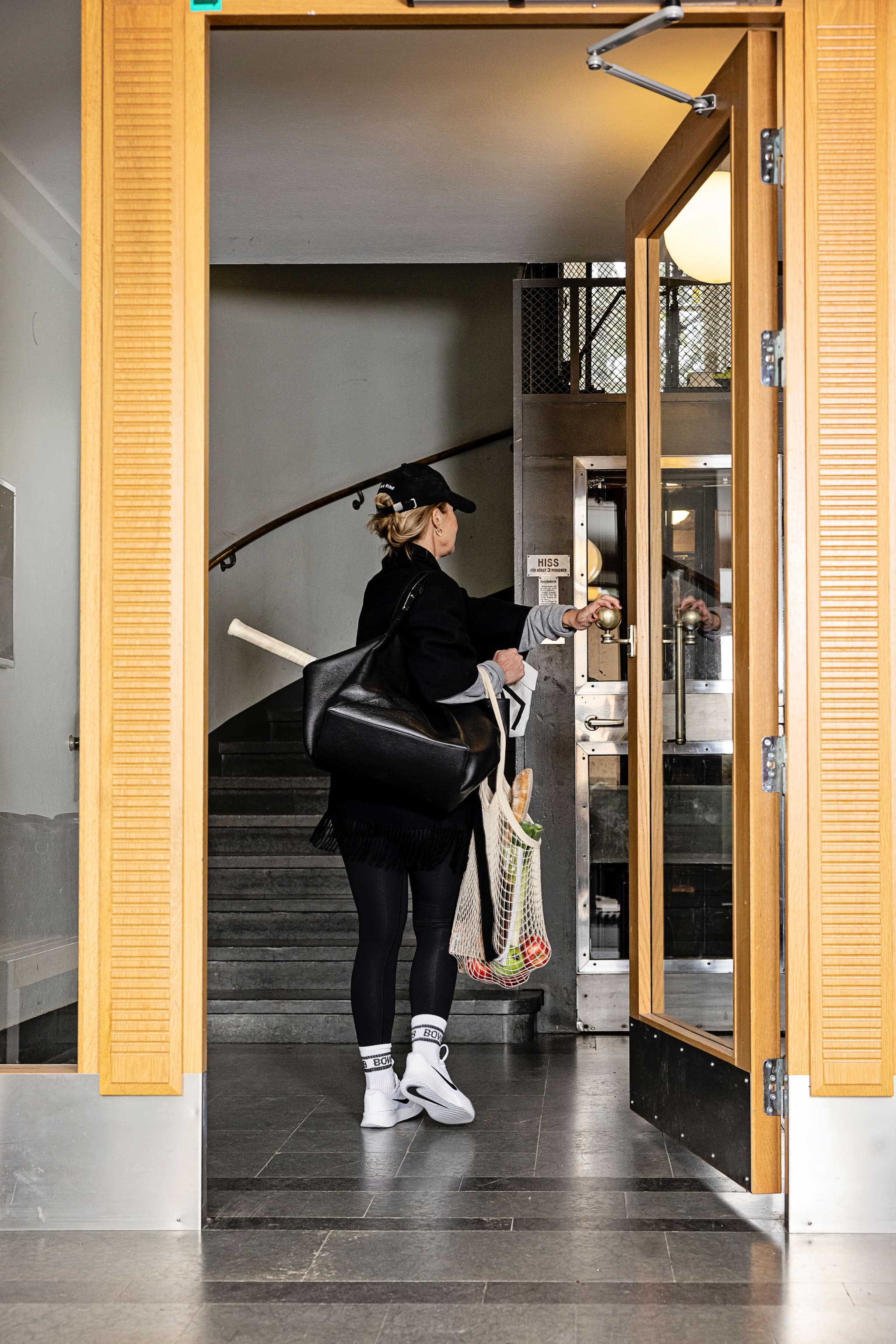 Infälld blankpolerad rostfri