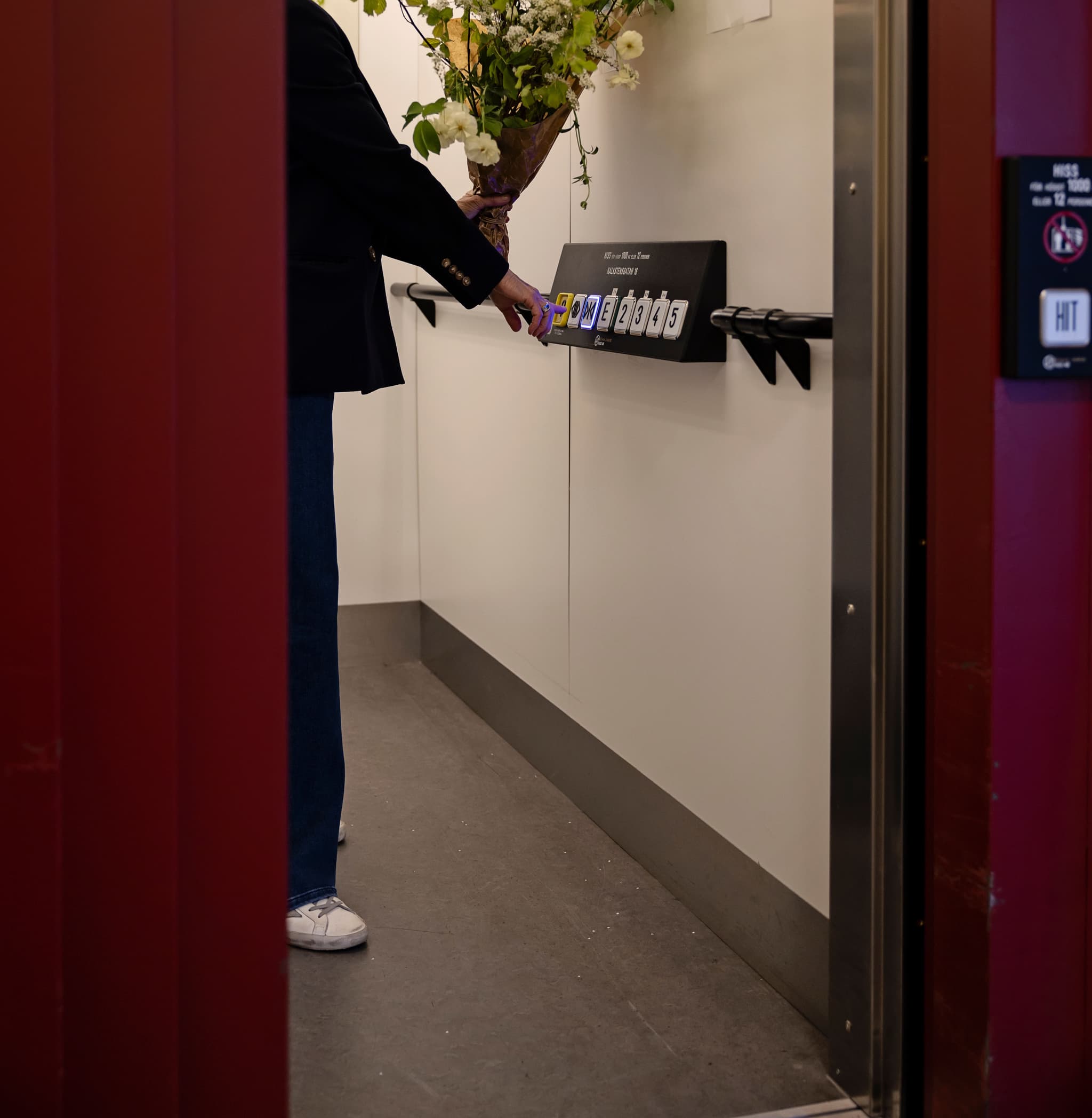 Pulverlackerad pulpet i svart utförande